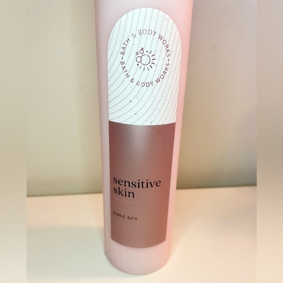 Bath & Body Works Sensitive Skin Colloidal Oatmeal Soothing Bubble Bath 10.75 oz - Picture 5 of 10